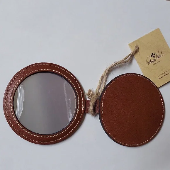 Patricia Nash Vintage Patch Turno Mirror - Picture 3 of 9